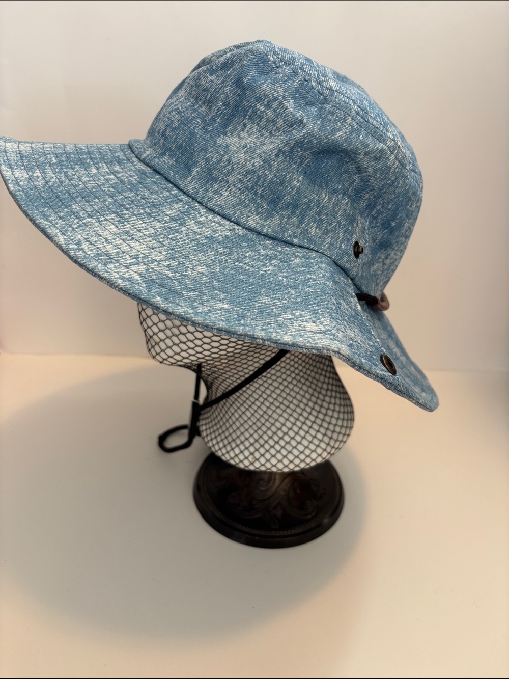 NWT! SPF 50+ Light Blue Denim-Effect Sun Hat with Chin Strap